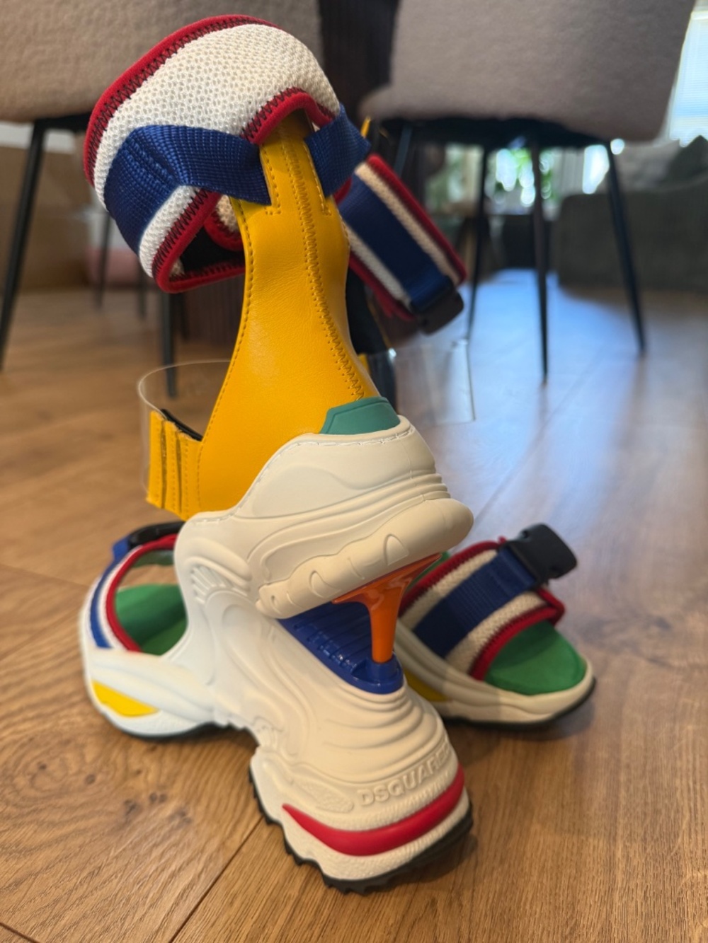 DSquared2 Spring Summer 2018/19 Runway “The Giant Heel Sneaker Sandal” - Picture 2 of 5